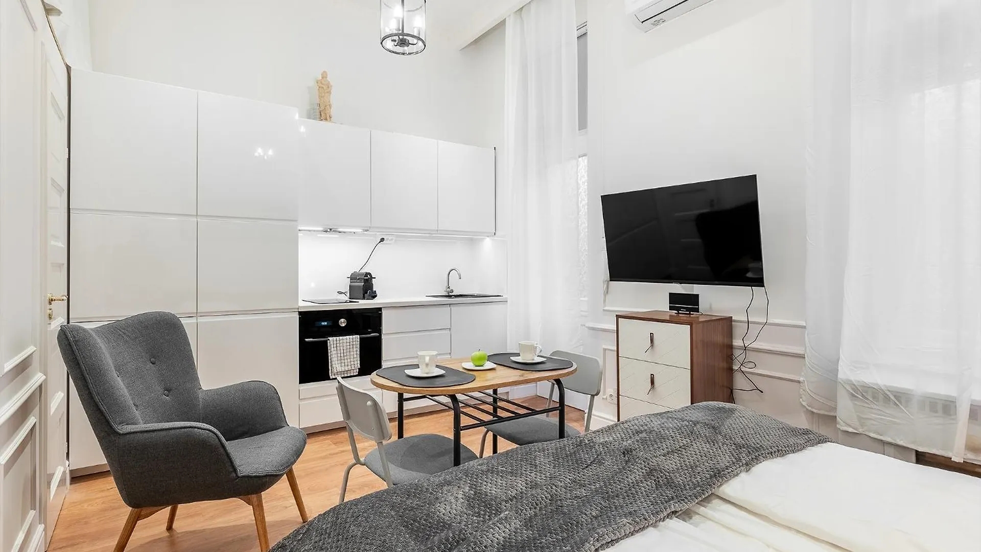 Classical Mini Studio With A Modern Touch! Budapest Hongrie
